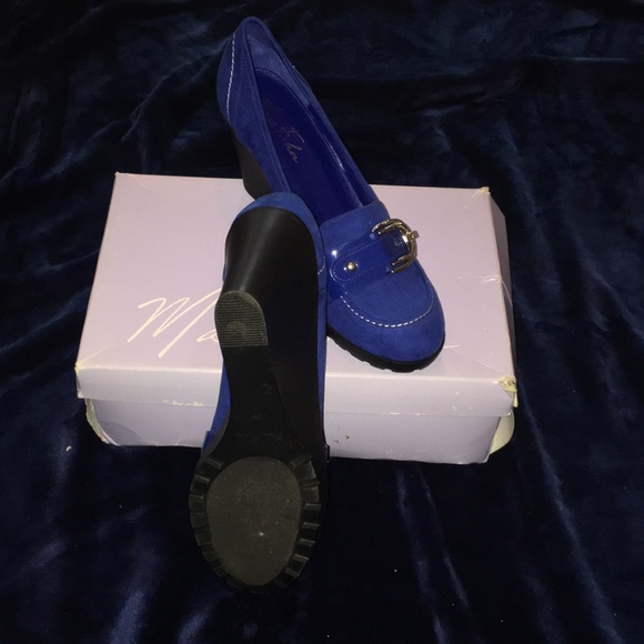 Shoes - Picture 3 of 4